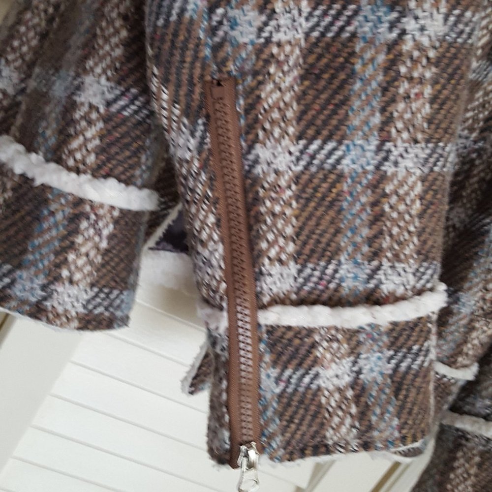 Coat Light-Weight - Picture 8 of 15
